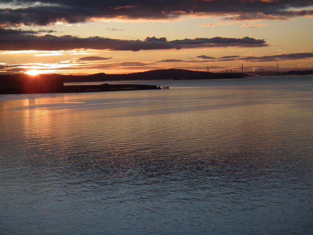 Edinburgh Western Harbour ภายนอก รูปภาพ
